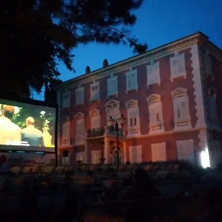 Old Town Charmer Διαμέρισμα