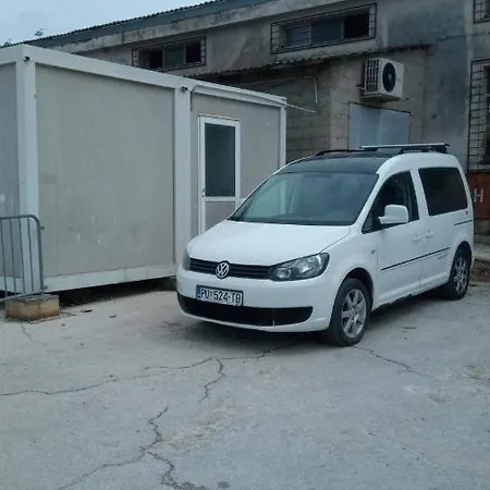 Old Town Charmer Апартаменти