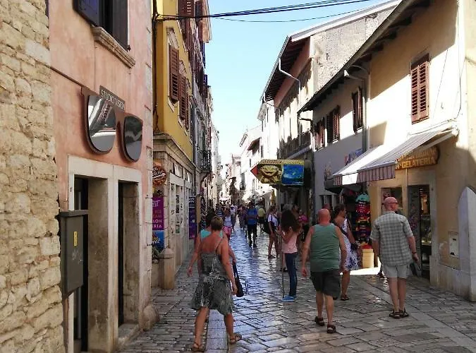 Old Town Charmer Пореч