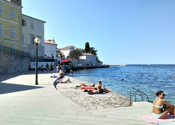 Old Town Charmer Апартаменты